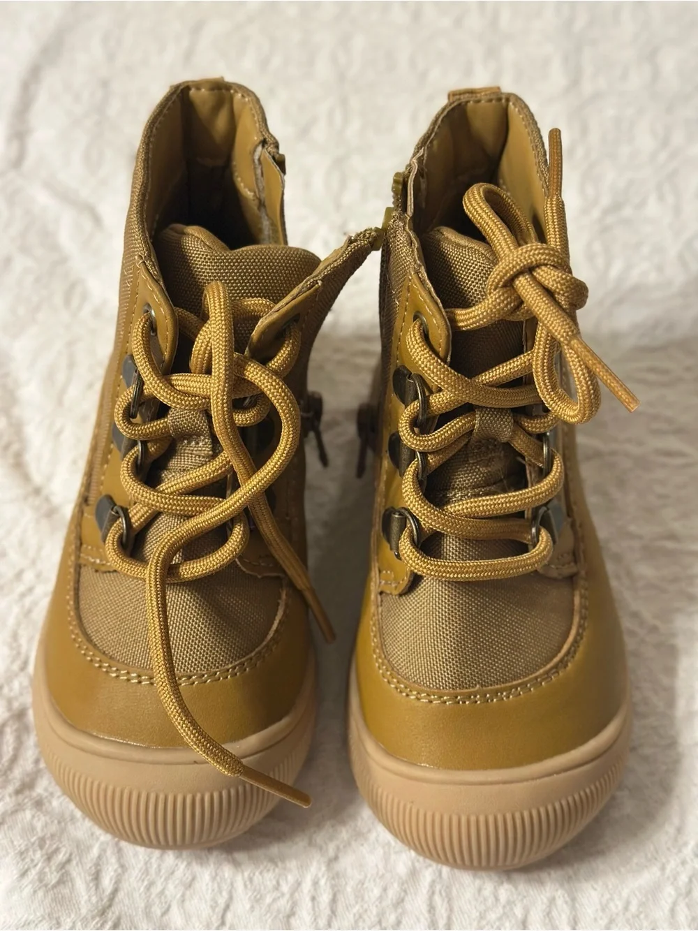 Cat & Jack Kids Lace-Up Ankle Boots in Mustard / Brown - Size 7